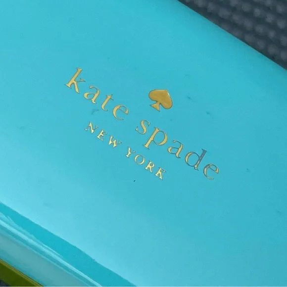 EUC Kate Spade New York Eyewear Stylish Hard Protective Case With Cleaning Cloth - Picture 4 of 17